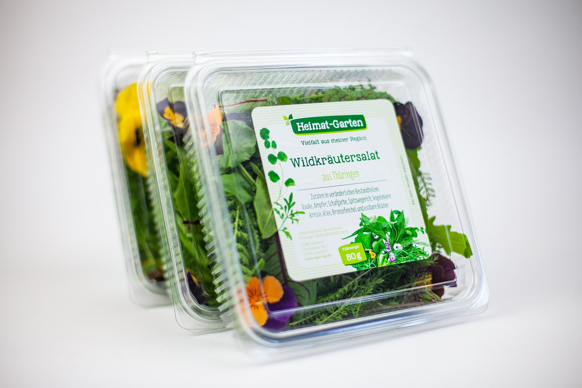 Food Branding: Verpackungen des Wildkräutersalats der Marke Heimat-Garten, gestaltet von der designerei Werbeagentur