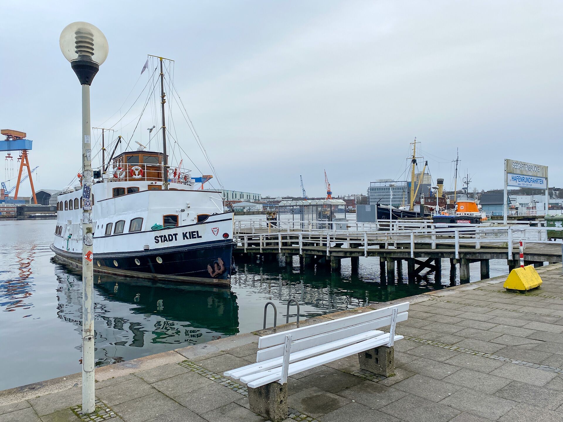 Hafen in Kiel mit vielen Booten
