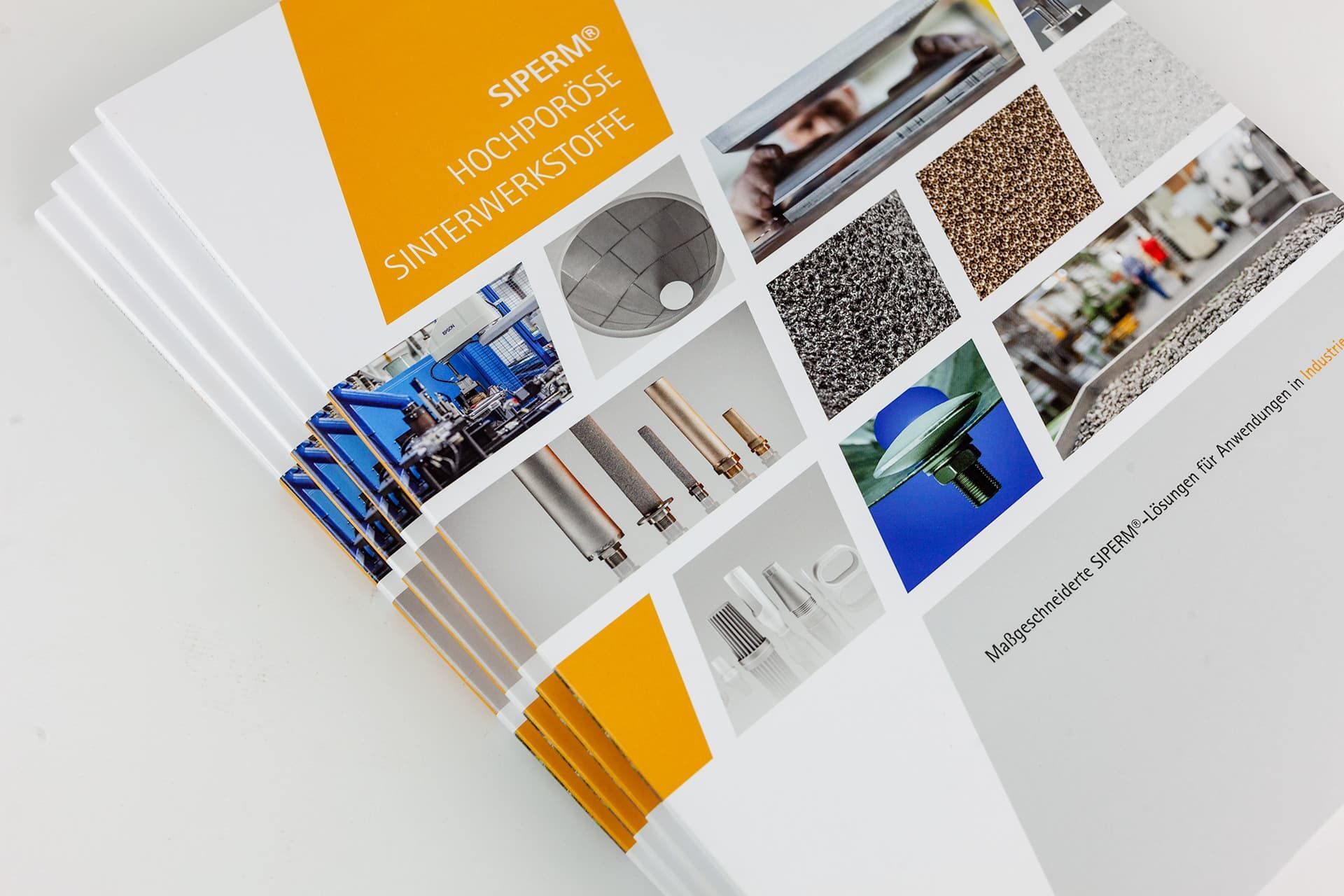 Corporate Design Relaunch: Blick auf das neue Cover der Kundenmappe