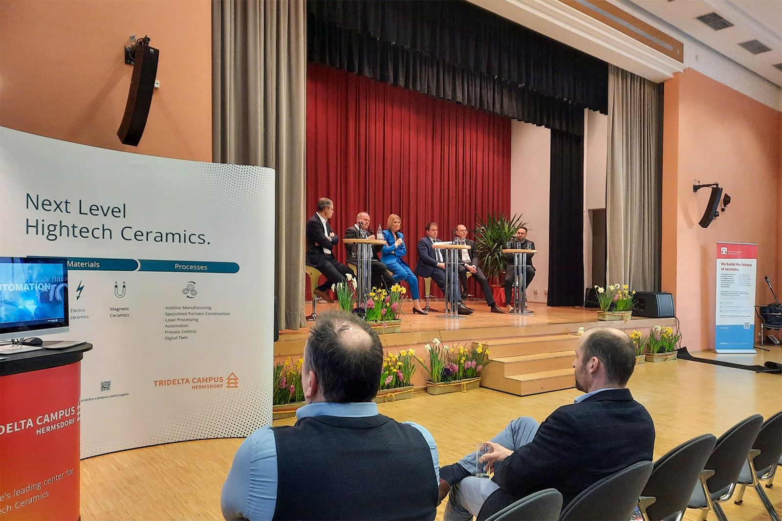 Ruder Tisch zur CERAMICS 2023 im Stadthaussaal Hermsdorf