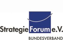 Blau-schwarzes Logo des Strategie Forum e.V. Bundesverband